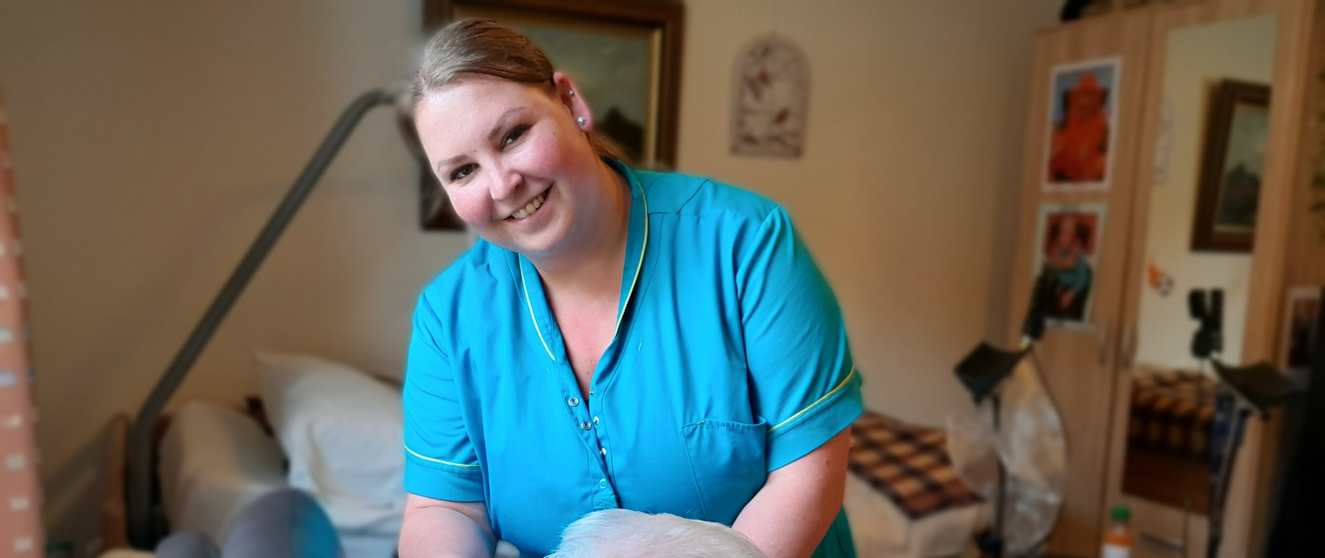 Verzorgende ig Weegbree scheren