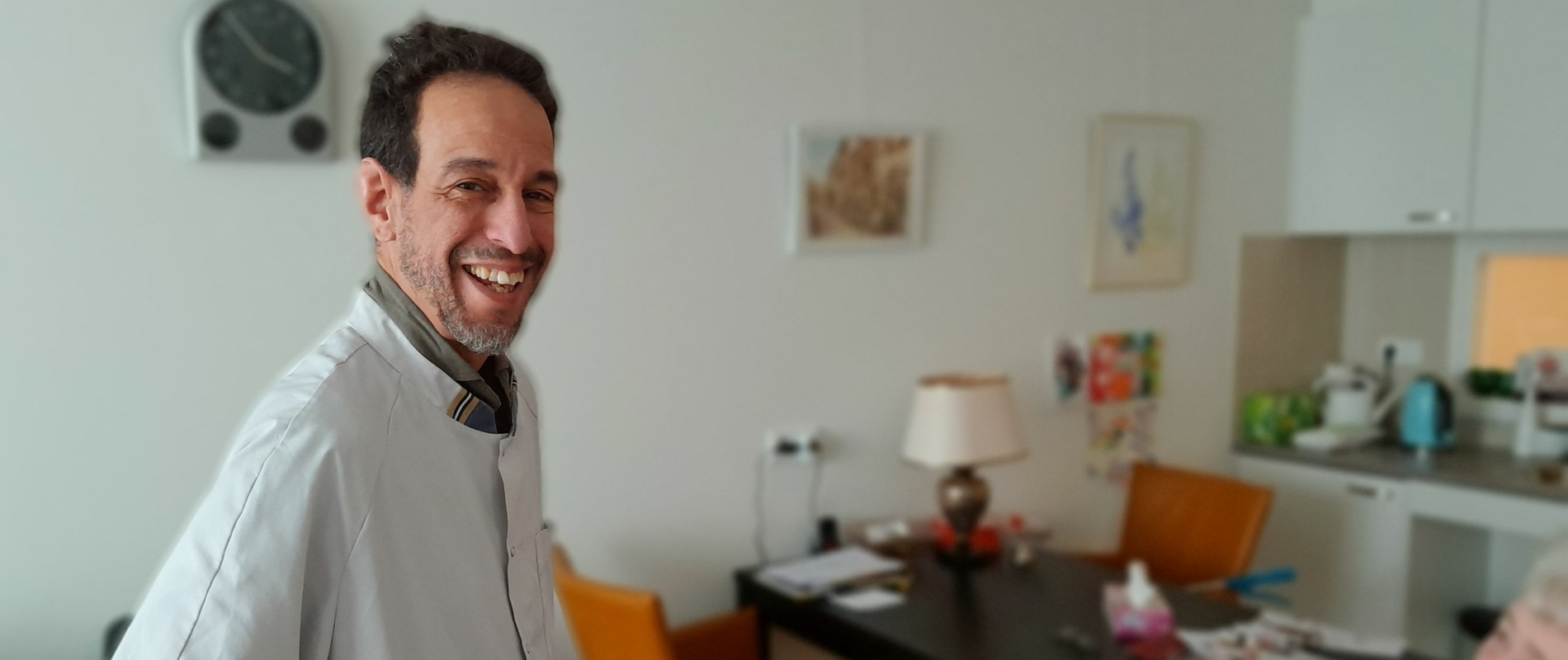 Michel Helpende Aaron Sara Steady