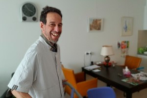Michel Helpende Aaron Sara Steady