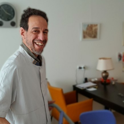 Michel Helpende Aaron Sara Steady