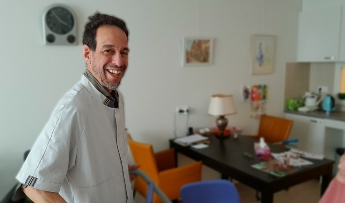 Michel Helpende Aaron Sara Steady
